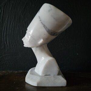 Vtg Marble Bust Of Nefertiti, White & Gray Egyptian Sculpture, Egyptian Revival